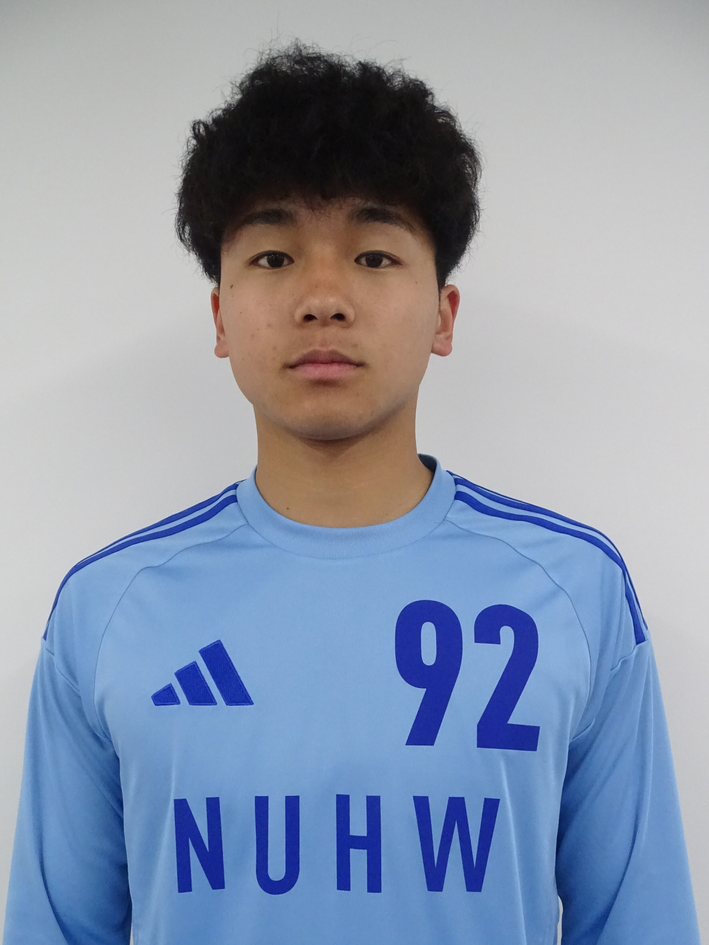 �q�{�@����