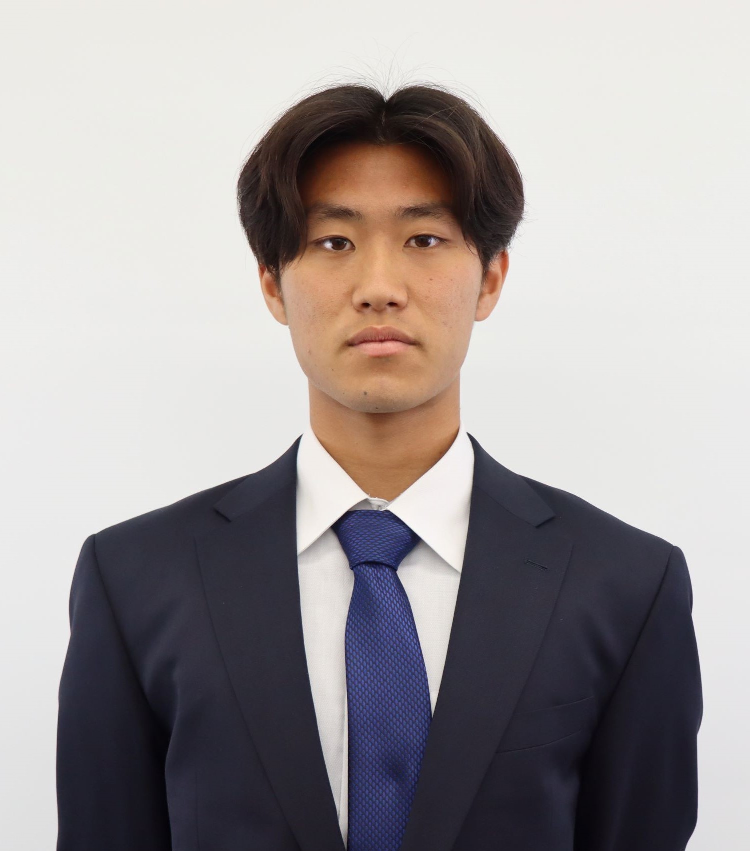 ���@����